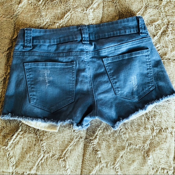 Forever 21 | Distressed Denim Shorts Sky Blue Wash - Picture 6 of 6